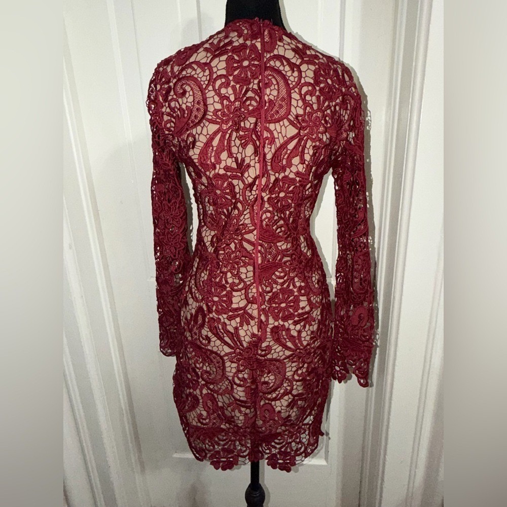 Women's AKIRA black label size medium dress Burgundy Lace Long Sleeve Dress - Picture 4 of 6